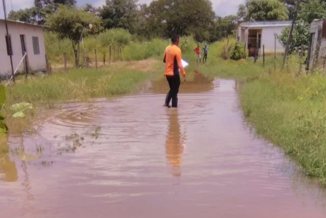 Portuguesa| Fuertes aguaceros desborda Caño Madre Vieja y afectaron a más de 30 familias en el municipio Guanarito