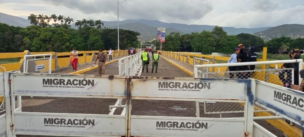 Paso fronterizo en el puente internacional Simón Bolívar ya se encuentra abierto: ¿Quiénes pueden acceder?