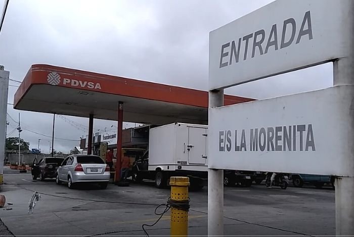 Lara | Conductores protestaron en la E/S La Morenita luego de pasar tres días en cola para surtir gasolina (+Fotos)