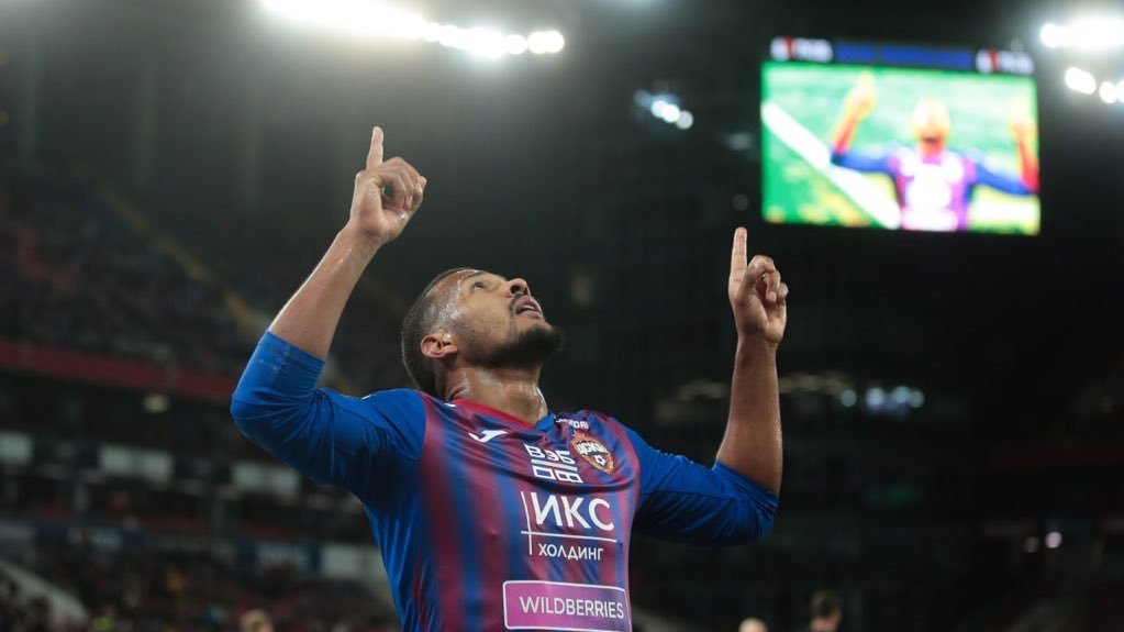Salomón Rondón podría regresar a la Premier League