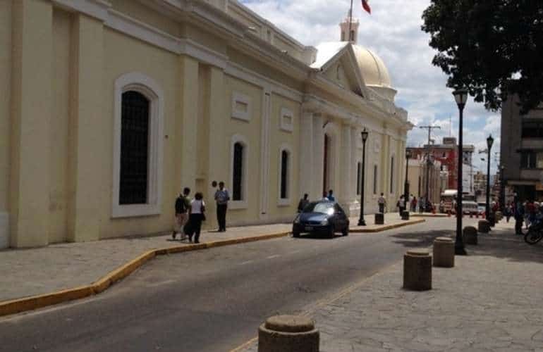 Carabobo| Trabajadores de la Gobernación: Estamos en total estado de indefensión