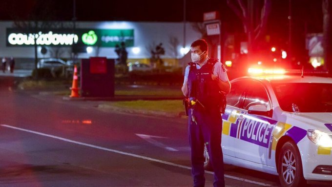 Terrorista islamista acuchilló a 6 personas dentro de un supermercado en Nueva Zelanda (+VIDEO)