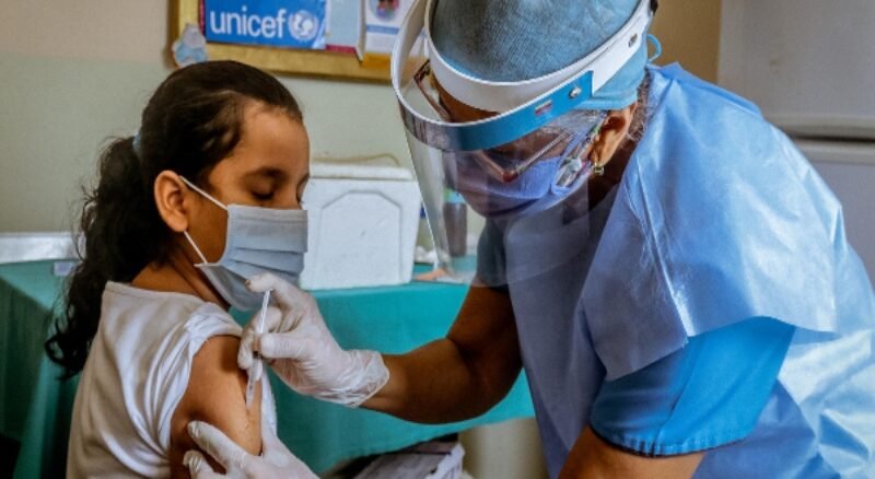 Pese a la deuda que tiene Maduro con el Covax Venezuela seguirá recibiendo vacunas
