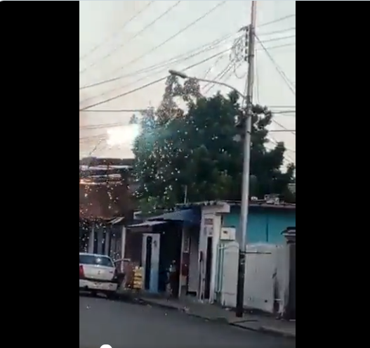 Aragua | Explosión de cableado dejó sin electricidad a un sector de Maracay (+Video)