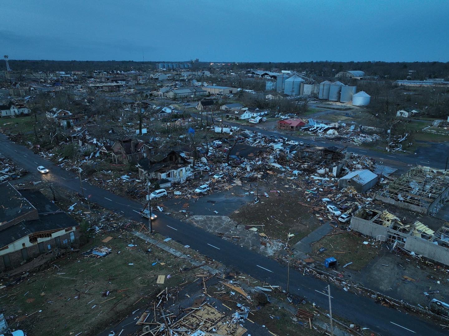 EEUU| Tornados en Kentucky dejan más de 70 muertos y cientos