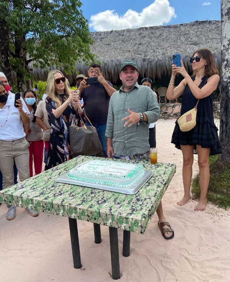 Quién es Rafael Oliveros el empresario "enchufado" que celebró su cumpleaños en la cima del tepuy Kusari