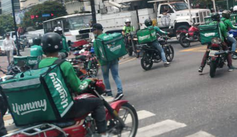 Caracas| Trabajadores de empresa delivery vuelven a protestar por robo de sus motos