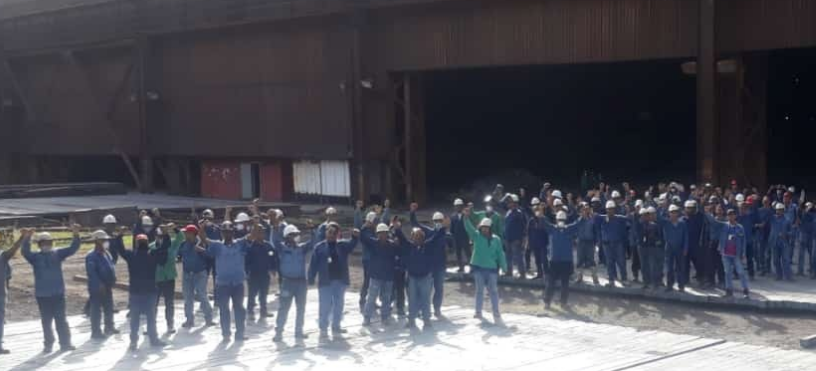 Trabajadores de Sidor realizan huelga de brazos caídos por segundo día