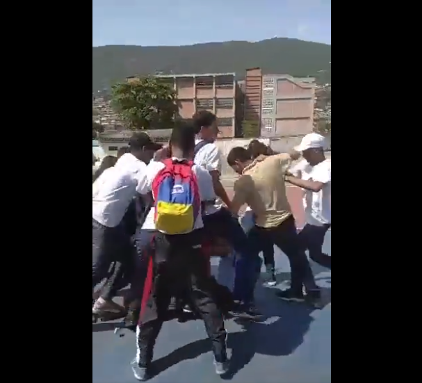 MP abre nueva investigación por otro hecho violento en liceo de La Guaira (+Video)
