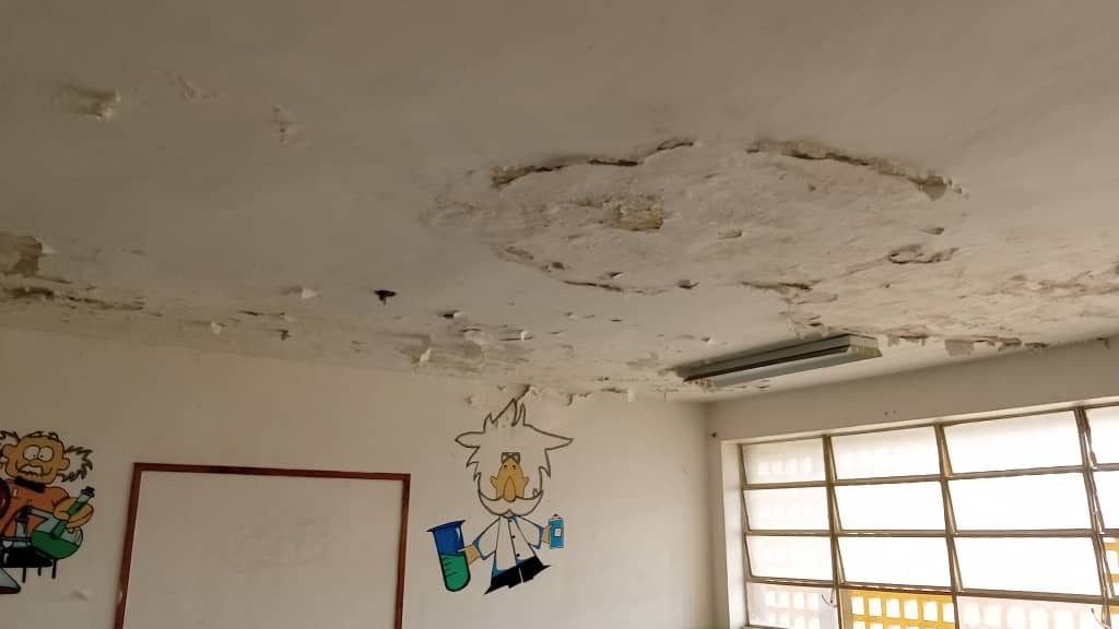 Denuncian que el deterioro del Liceo Tosta García en Charallave podría ocasionar una tragedia (+Fotos)