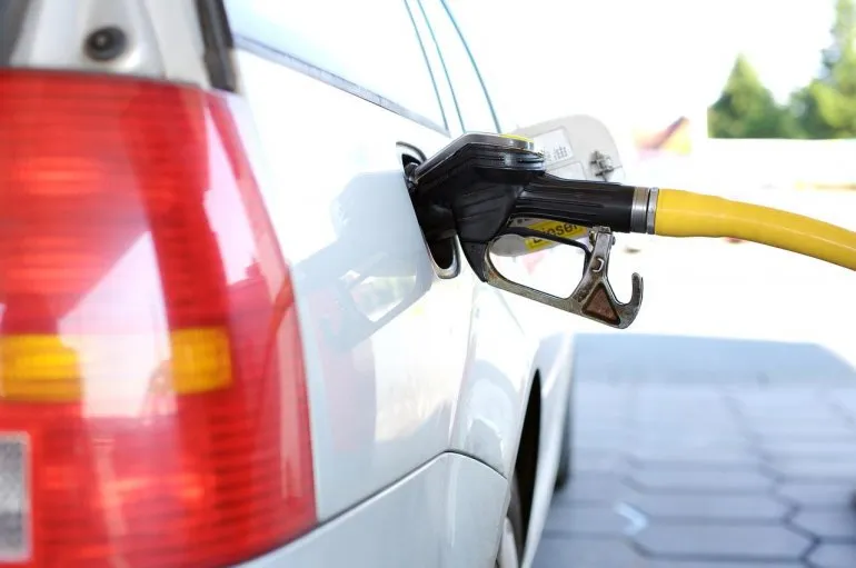 ¡Histórico! Gasolina vuelve a subir de precio en EEUU