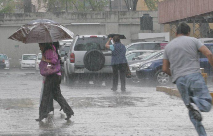 Miranda | Lluvias causan inundaciones en Guatire +Video