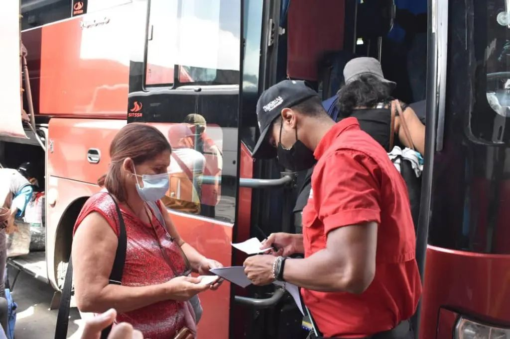 Alcaldía de Caracas tramitará permisos de viaje para menores en La Bandera