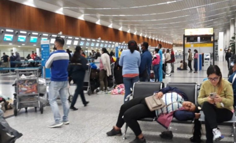 Alrededor de 90 venezolanos están en Guayaquil a la espera de un vuelo humanitario para volver a Venezuela