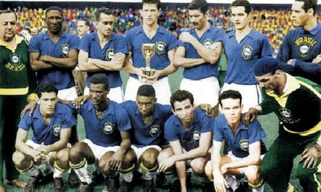Brasil en su primer título, debió vestir la alternativa azul porque el local Suecia portaba la amarilla.