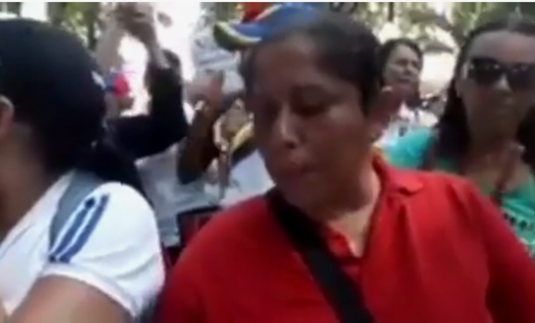 Sebastiana Barráez | Las amenazas de los colectivos chavistas no lograron impedir la marcha de los docentes de Venezuela por salarios justos: “El miedo se cambió de acera”