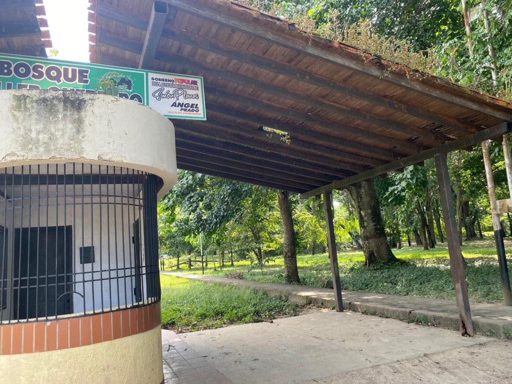 Infraestructura abandonada del Parque recreacional Bachiller Guerrero