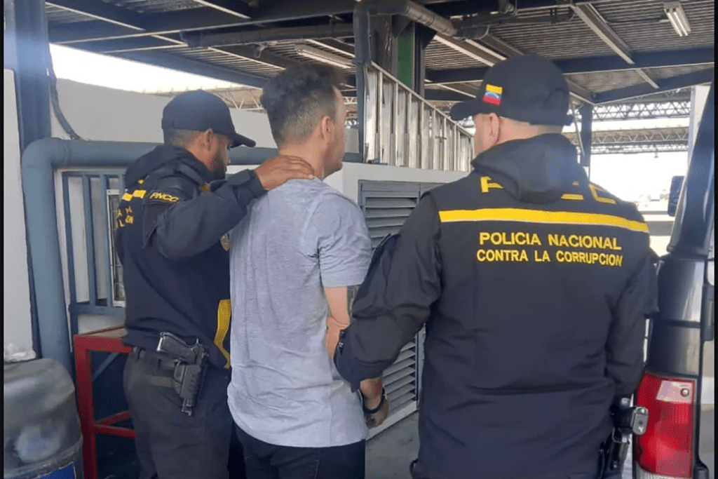 Policía Contra Corrupción detiene a uno de los funcionarios que están imputados por corrupción
