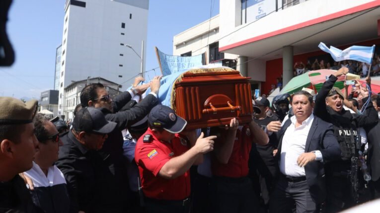funeral-765x429 Ecuador alclade asesinado