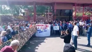Trabajadores de Guayana concentrados en la CVG exigen libertad para sidoristas presos