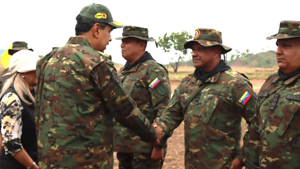 Nicolás Maduro ha incrementado el uso de prendas militares