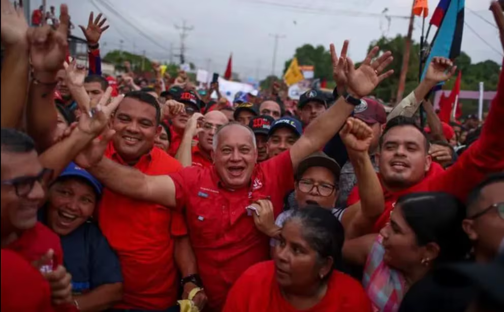 Cabello recorre Venezuela en campaña electoral, lo que no hace Nicolás Maduro