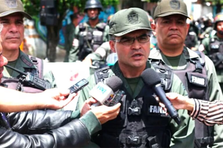 Sebastiana Barráez La estrategia de manipulación sobre estudiantes y empleados de la Universidad de la Seguridad para la propaganda de Maduro