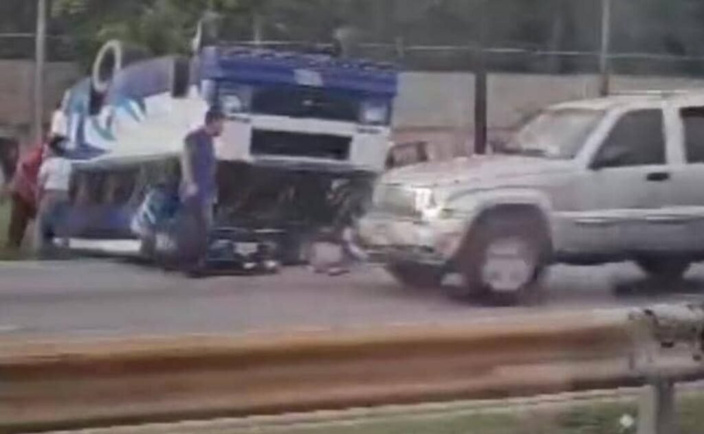 Accidente de tránsito en Valencia deja al menos 11 heridos (+Video)