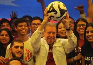 González Urrutia se compromete a garantizar oportunidades para los jóvenes en Venezuela