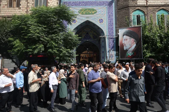 Los iraníes votan para reemplazar al fallecido presidente Raisi