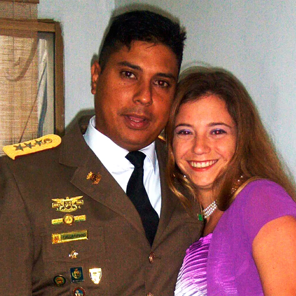 El capitán Juan Carlos Caguaripano e Irene Olazo en tiempos felices de su matrimonio
