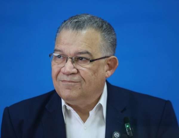 Enrique Márquez denuncia que primer boletín no se imprimió en la sala de totalización del CNE