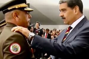 Sebastiana Barráez Aunque no hay plazas suficientes en el Ejército venezolano, fueron ascendidos 56 nuevos generales de Comando