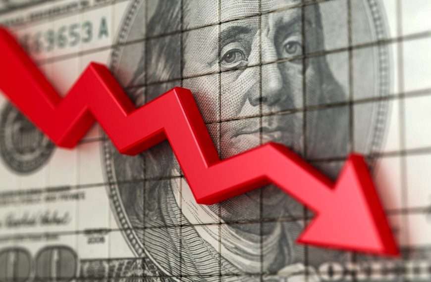 Con mínimo descenso en su precio arrancó la semana el dólar paralelo