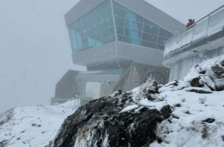El Pico Espejo en Mérida se vistió de nieve este 17 de Agosto
