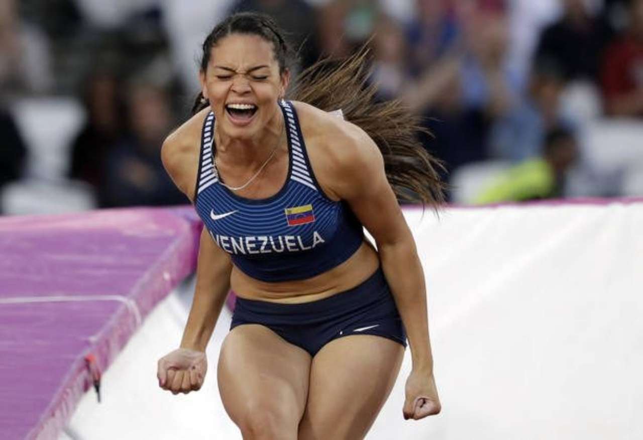 Roybelis Peinado se clasifica a la final de salto con pértiga en Juegos Olímpicos