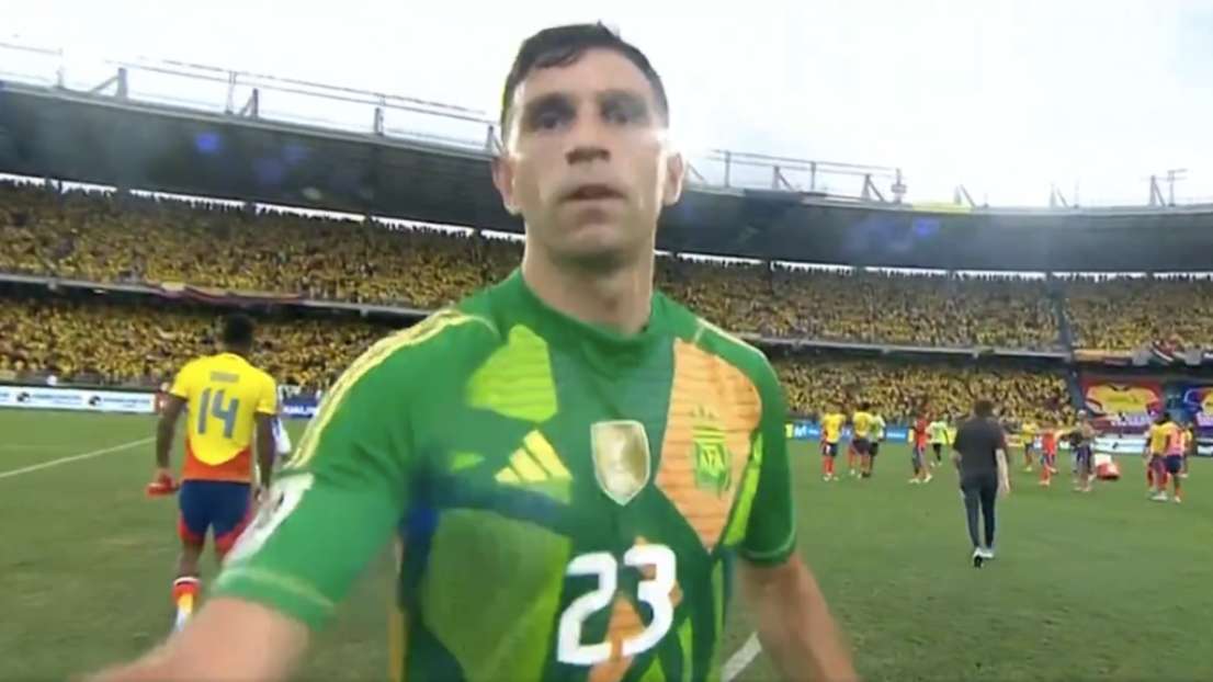 El 'Dibu' Martínez metido en polémica tras derrota en Colombia