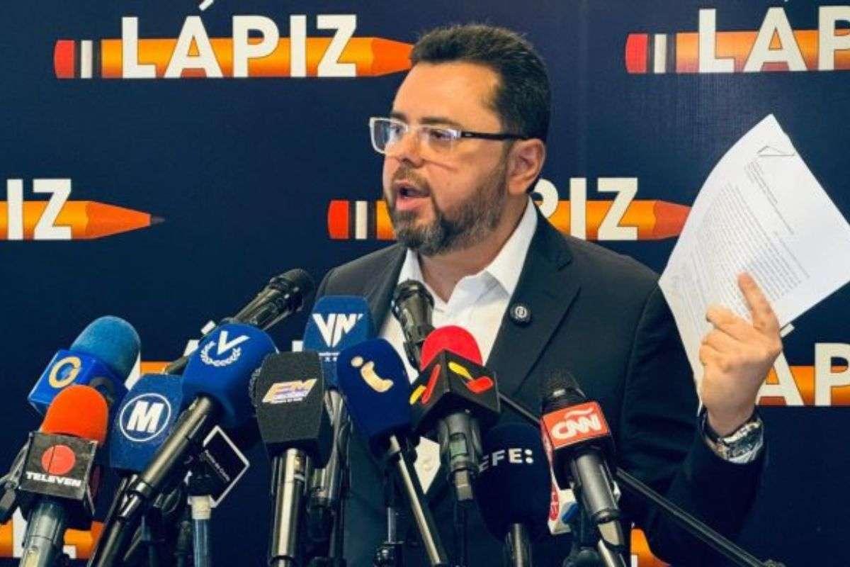 Ecarri a Maduro: Es traumático e irresponsable "autoaislarse" cerrando vuelos por pleitos entre gobiernos