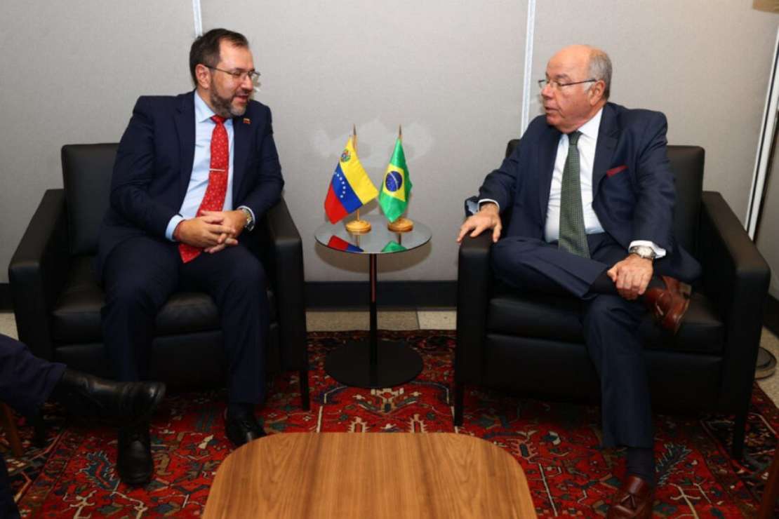 Venezuela y Brasil discuten relaciones bilaterales