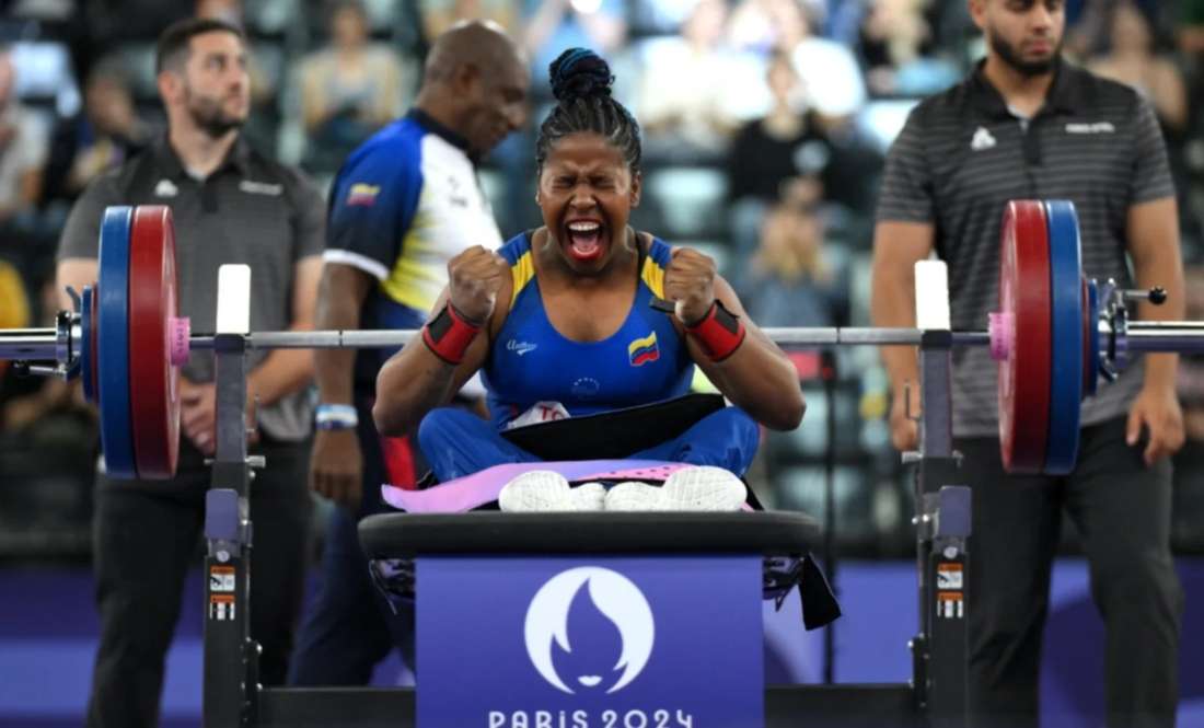Clara Fuentes brilla en París 2024 oro y récord mundial en halterofilia Paralímpica
