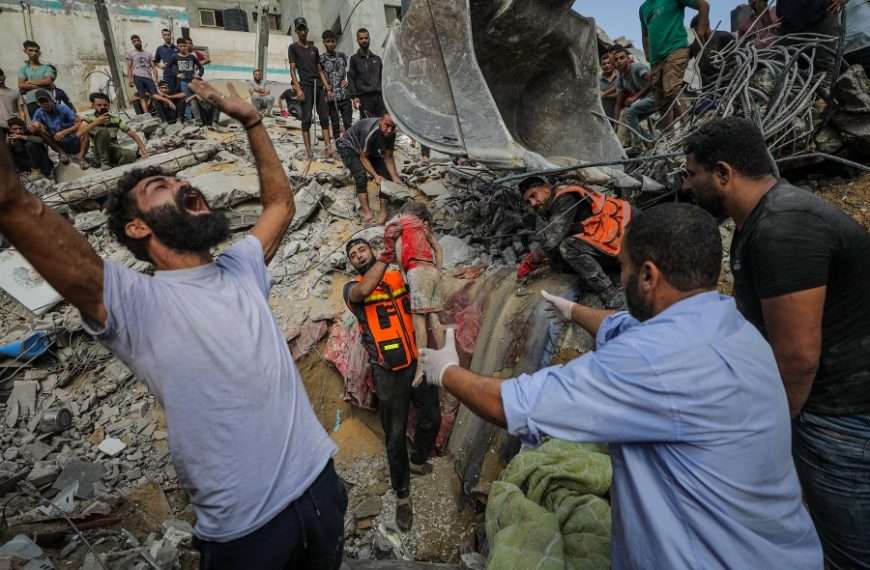 Lo que se imagina que es el infierno, es eso, pero en Gaza es quizá peor. Imagine usted cómo se siente que le digan que su familia puede ser