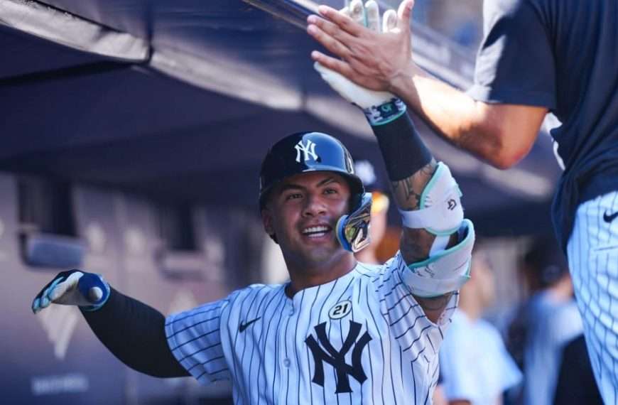 Gleyber Torres mete a los Yankees en la Serie de Campeonato