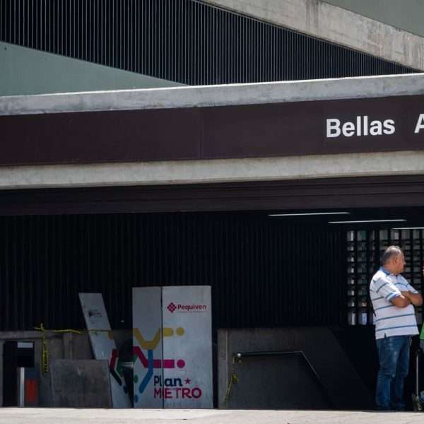 Hombre pierde la vida al lanzarse al Metro de Caracas en la estación de Bellas Artes Fiebre amarilla