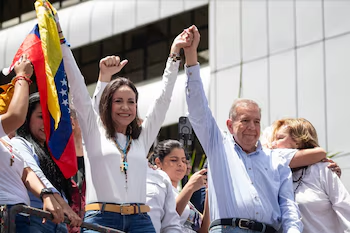 Edmundo González Urrutia, presidente electo, con María Corina Machado, líder de la oposición venezolana