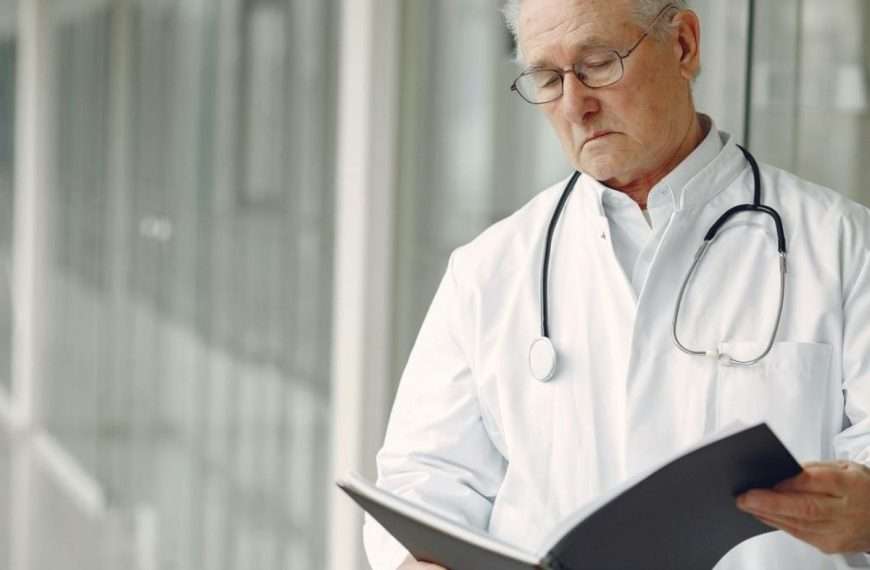 Colegio de Médicos de Madrid facilita la incorporación de profesionales venezolanos y cubanos