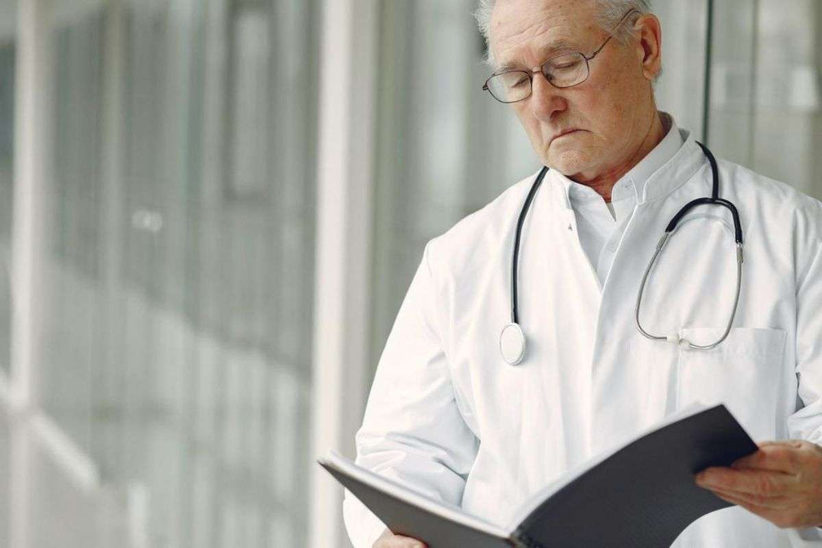 Colegio de Médicos de Madrid facilita la incorporación de profesionales venezolanos y cubanos