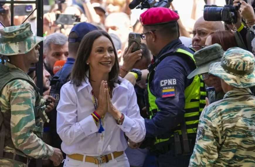 María Corina se dirige a los militares "No avales un régimen que va de salida, escucha tu conciencia"