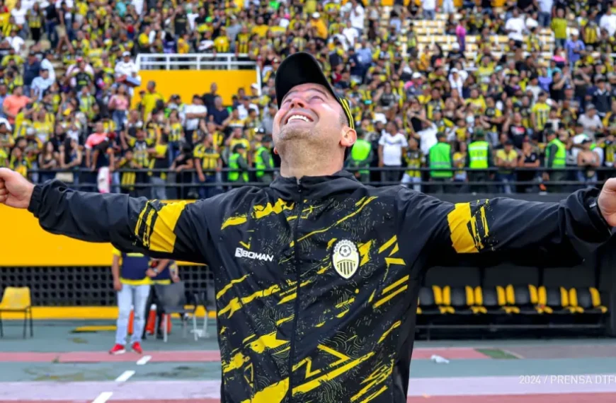 Deportivo gana su cupo en la Libertadores y Saragó celebra el gol millonario de Uribe