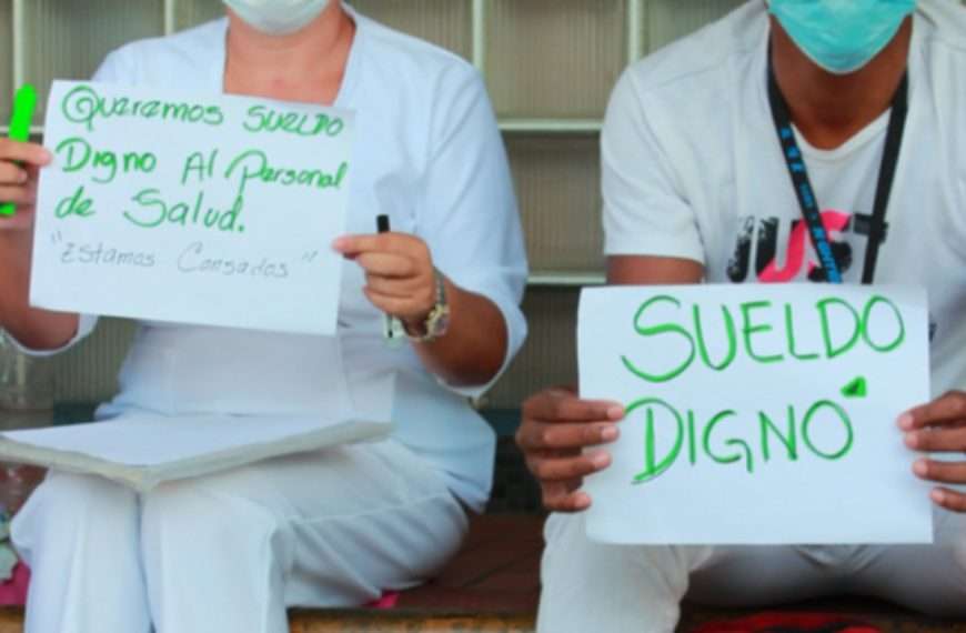 Trabajadores de la salud exigen pago de 2000 dólares en aguinaldos