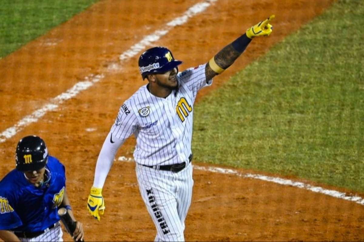 Angelo Castellano 4-3 quien tambin despacho dos vuelacercas impuls 4 carreras y anot en par de ocaciones